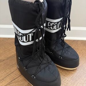 ICON BLACK NYLON MOON BOOTS
